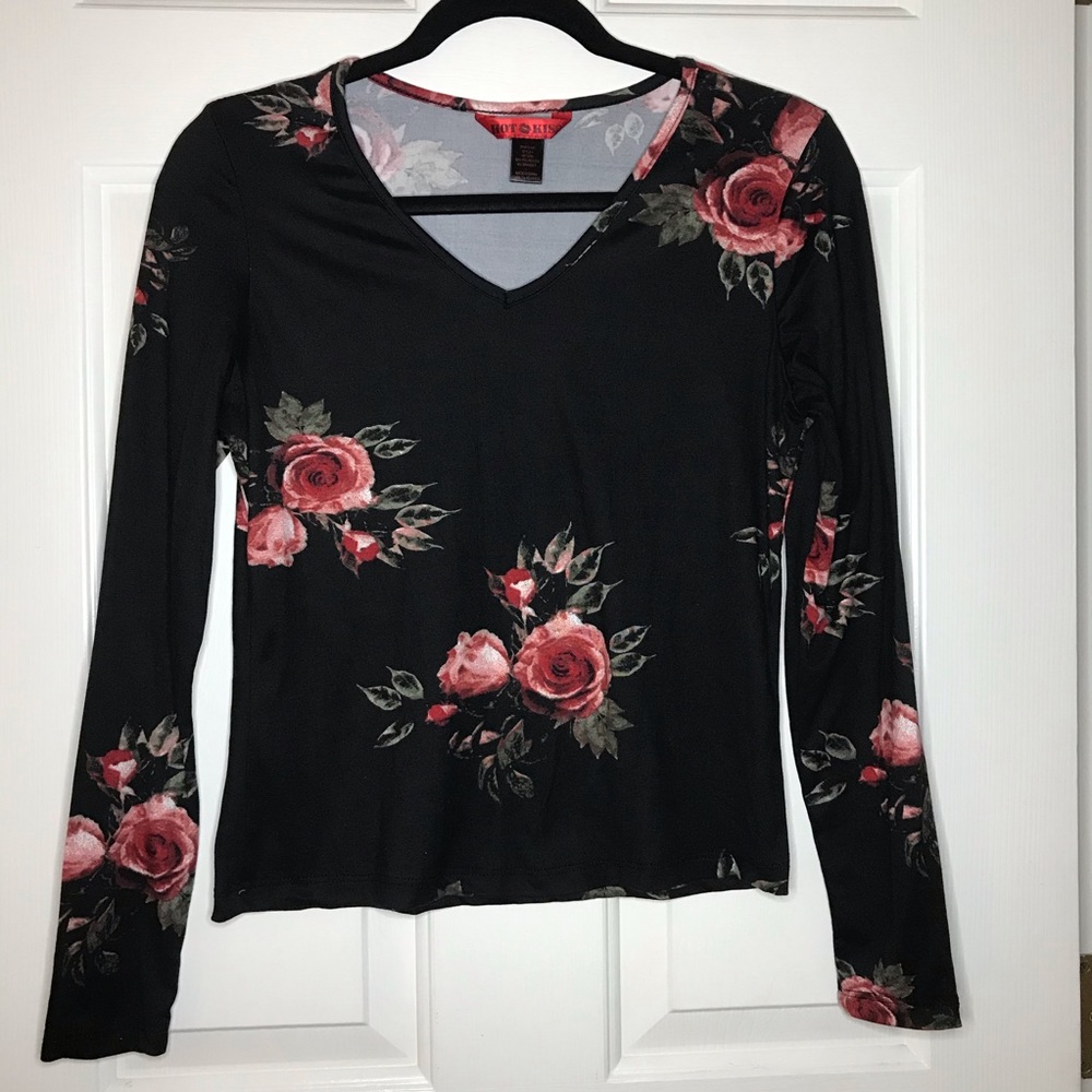 Hot Kiss | Black long sleeve w roses | Size Large